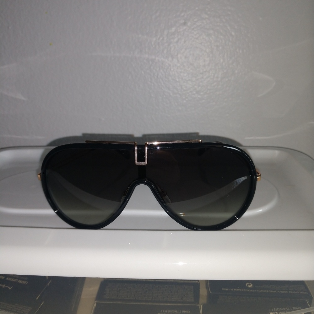 Sunglass